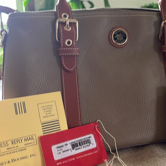 Dooney and Bourke large domed satchel.  Taupe. Has tags - Picture 4 of 10